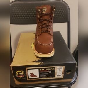 Red wing metallic toe working boots